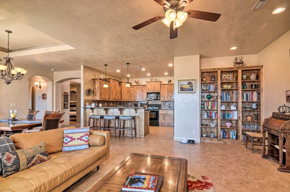 undefined Elegant Kanab Home: Mtn Views & Hiking Trail! 8