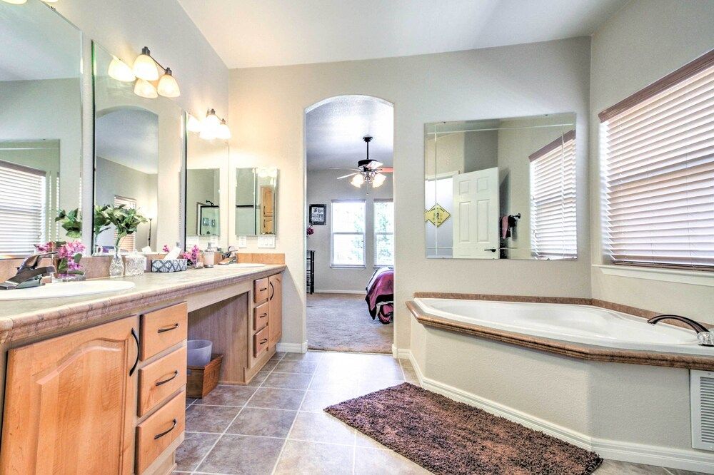 undefined Beautiful Kanab Home w/ Yard - Walk to Restaurants 8