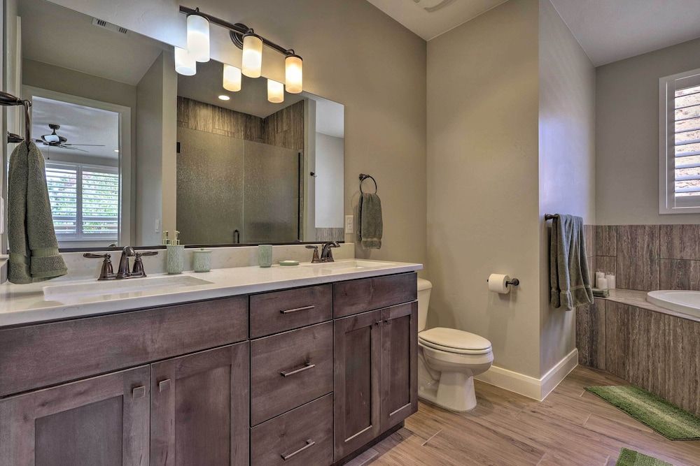 undefined Stunning Kanab Home - Amazing Red Rock Views! 5