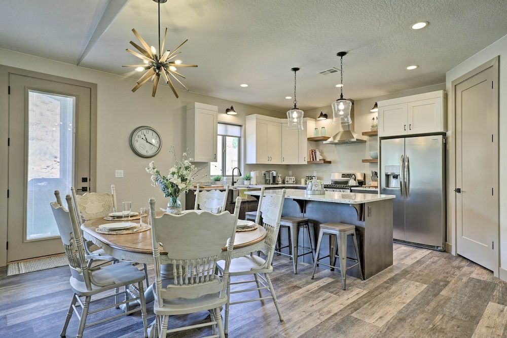 undefined Utah Retreat w/ Fire Pit - Near Zion National Park 6