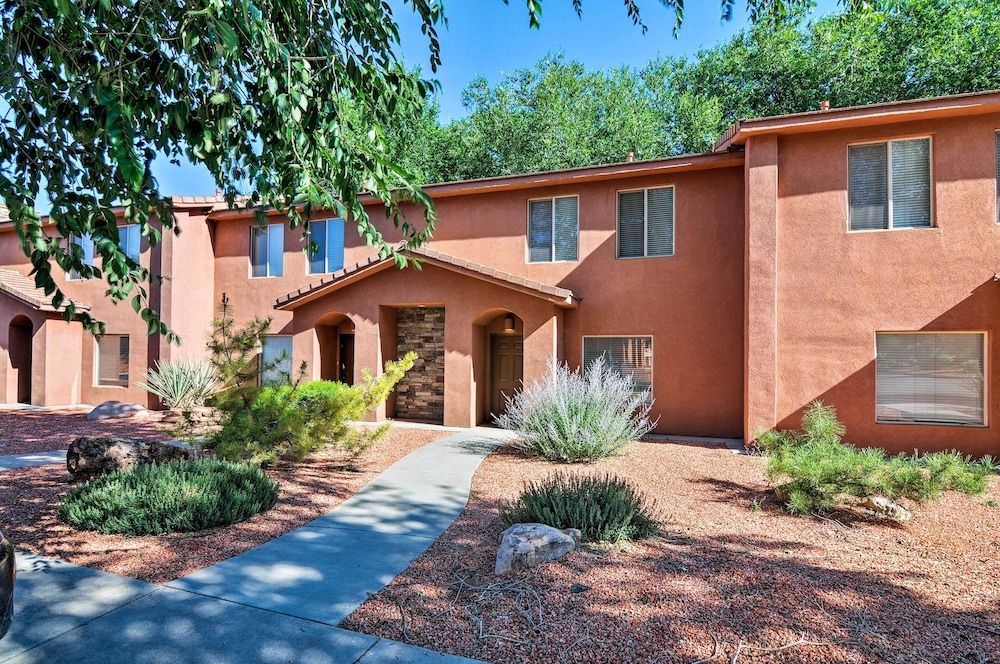undefined Kanab Condo w/ Pool & AC < 1 Mi to Attractions!