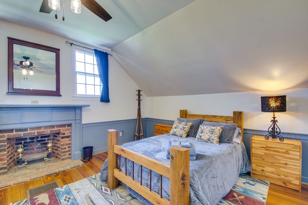 House (2 Bedrooms)