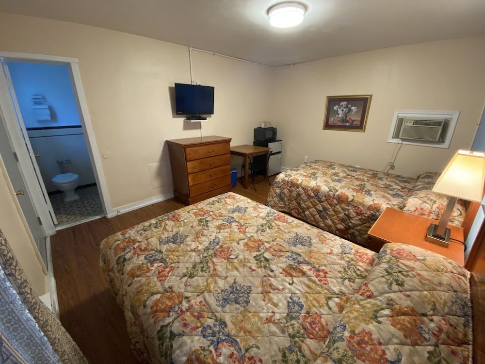 Gateway Inn Deluxe Room, 2 Double Beds, Non Smoking 2