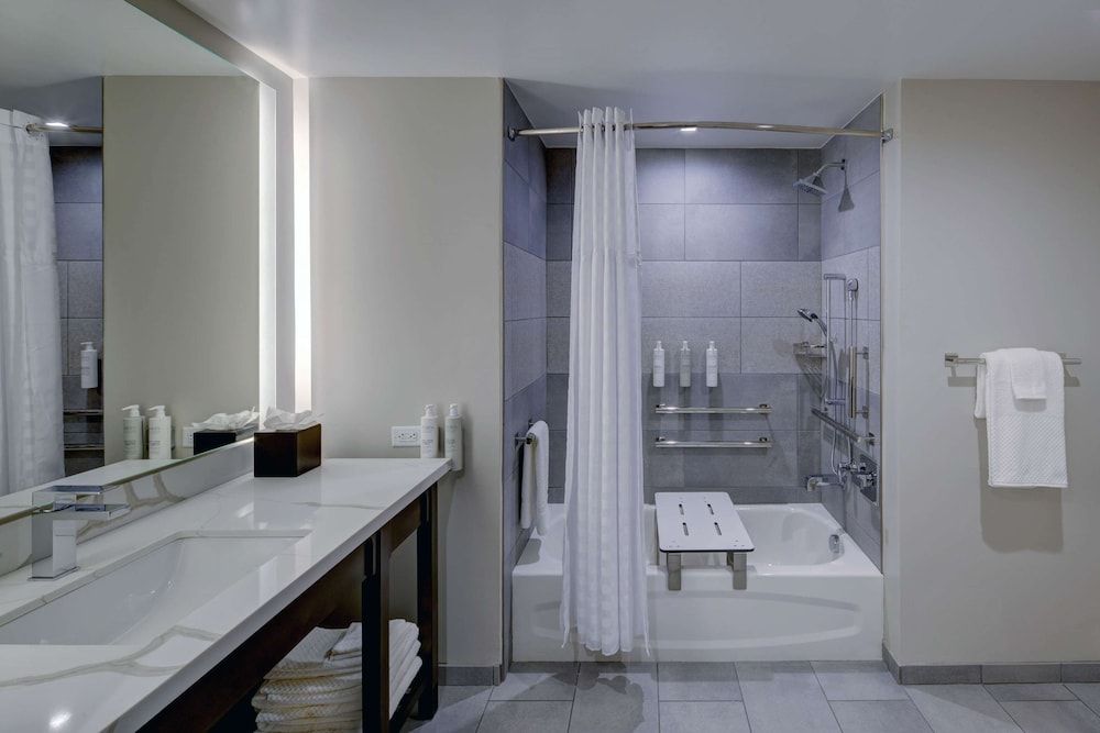 Suite, 2 Queen Beds, Accessible, Bathtub (Two Room, Mobility & Hearing)