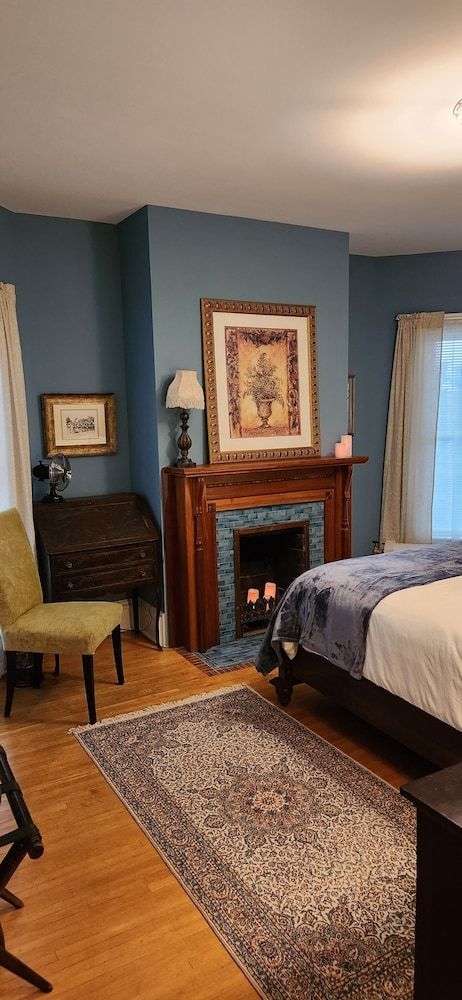 Oaklawn Inn LLC Traditional Double Room, 1 Queen Bed, Park View 8