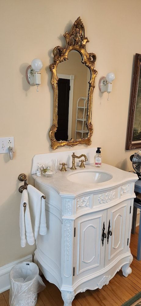 Oaklawn Inn LLC Classic Double Room, 1 Queen Bed, Park View 6