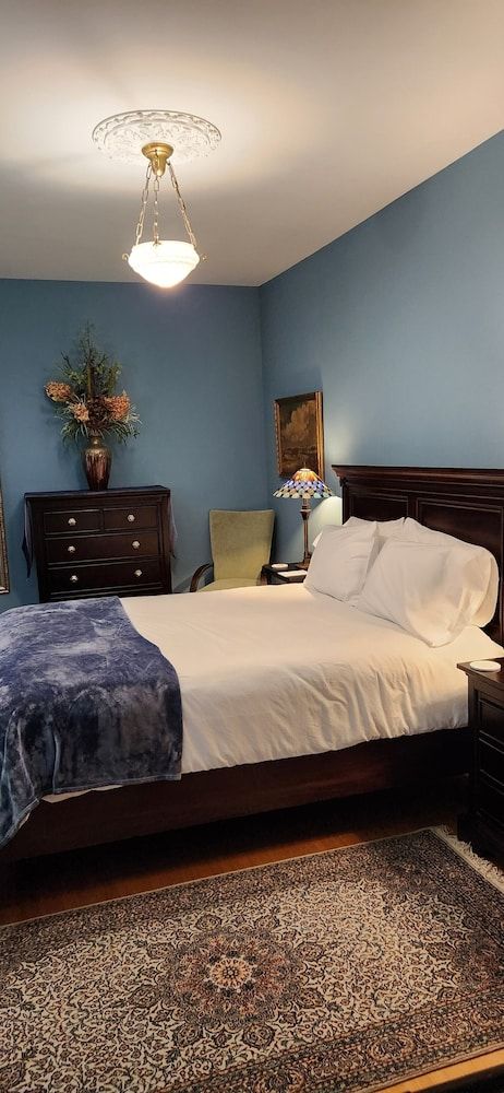 Oaklawn Inn LLC Traditional Double Room, 1 Queen Bed, Park View