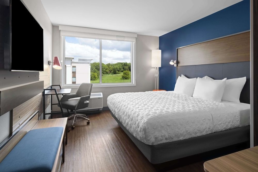 Room, 1 King Bed, Accessible (Hearing)