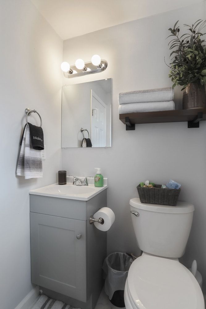 The Knolls Town & Country, 1 queen bed 8