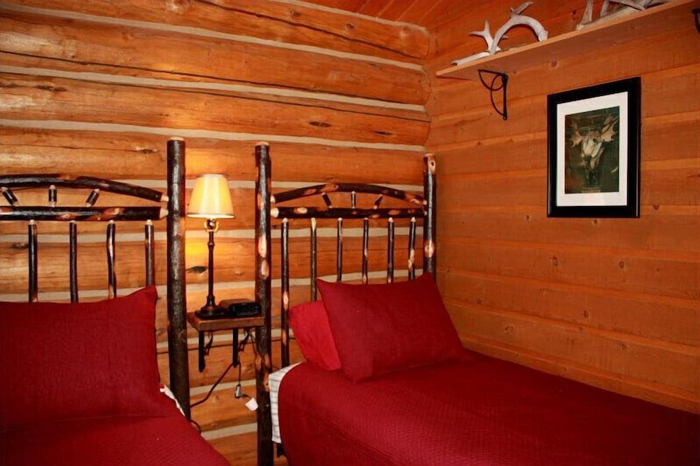 Traditional Cabin, Mountain View