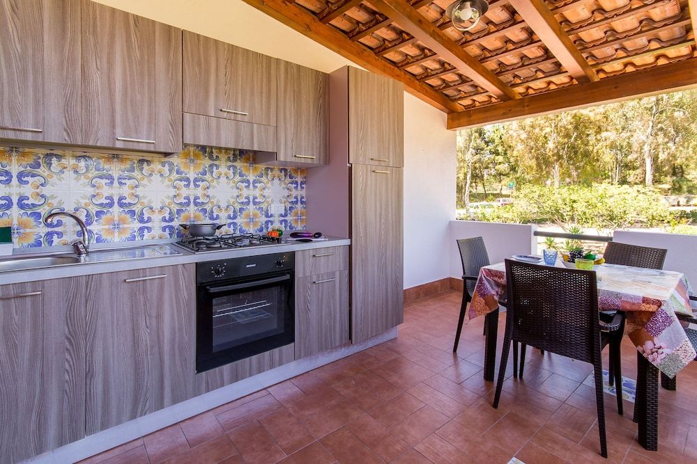 Family Apartment, 1 Double Bed, Sea Facing (Monolocale 5 Vulcano on Sea Shore)