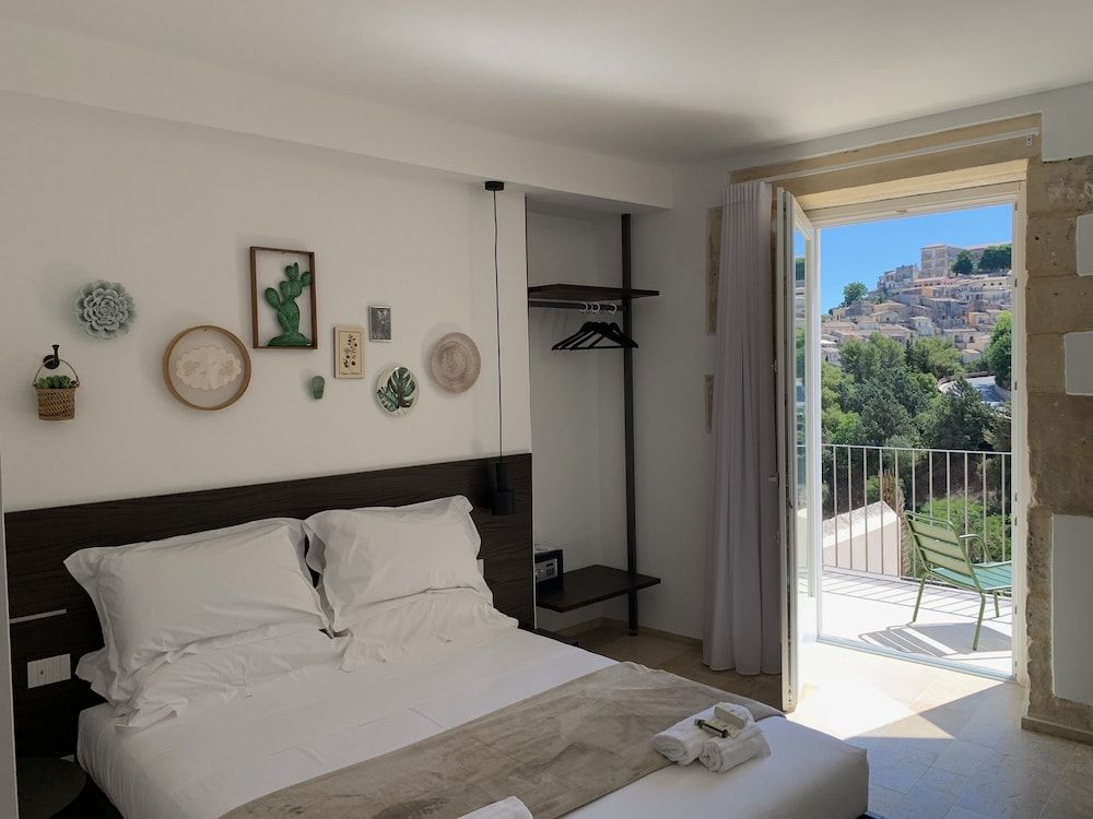 Ibla Rooms Deluxe Room 2