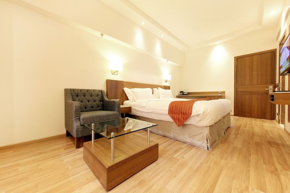 The Emerald Park Superior Room, 1 King Bed