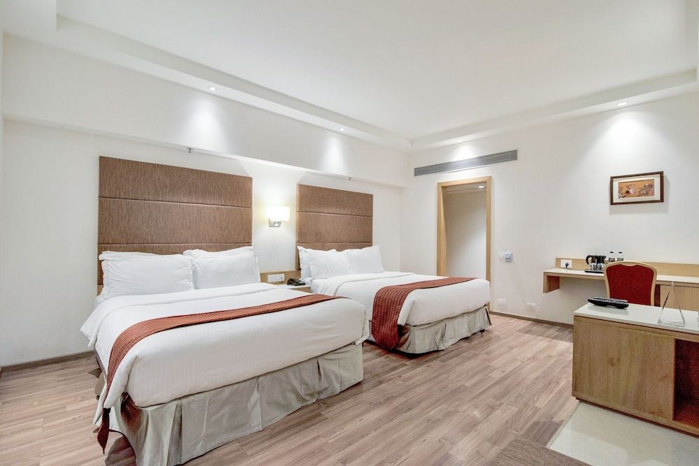 undefined The Emerald Park 5