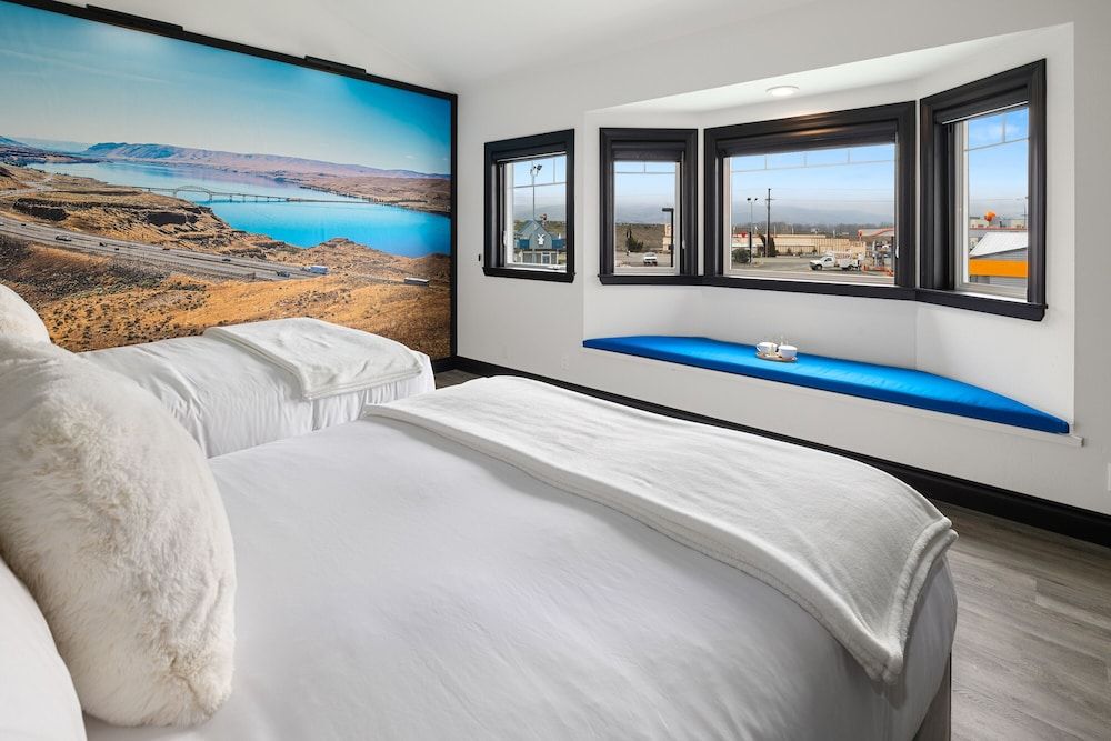 Icon Inn Comfort Room (Pet friendly by request) 2