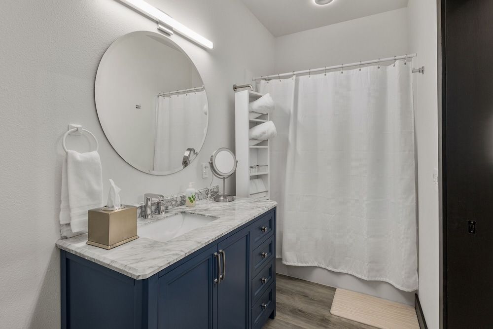 Icon Inn Comfort Suite (Not pet friendly) 2