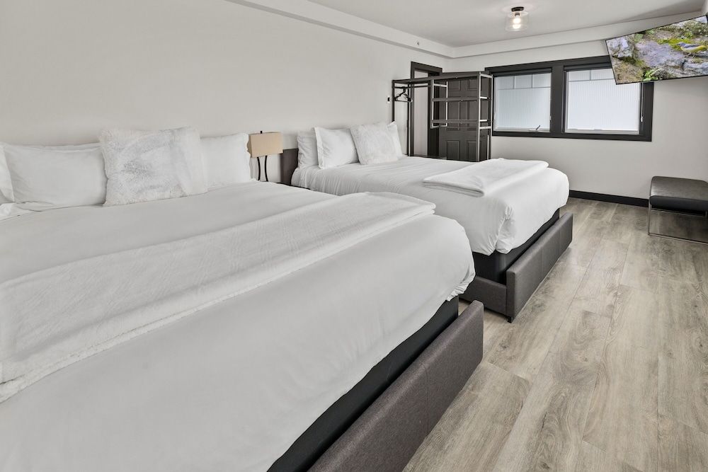 Icon Inn Comfort Suite (Not pet friendly)