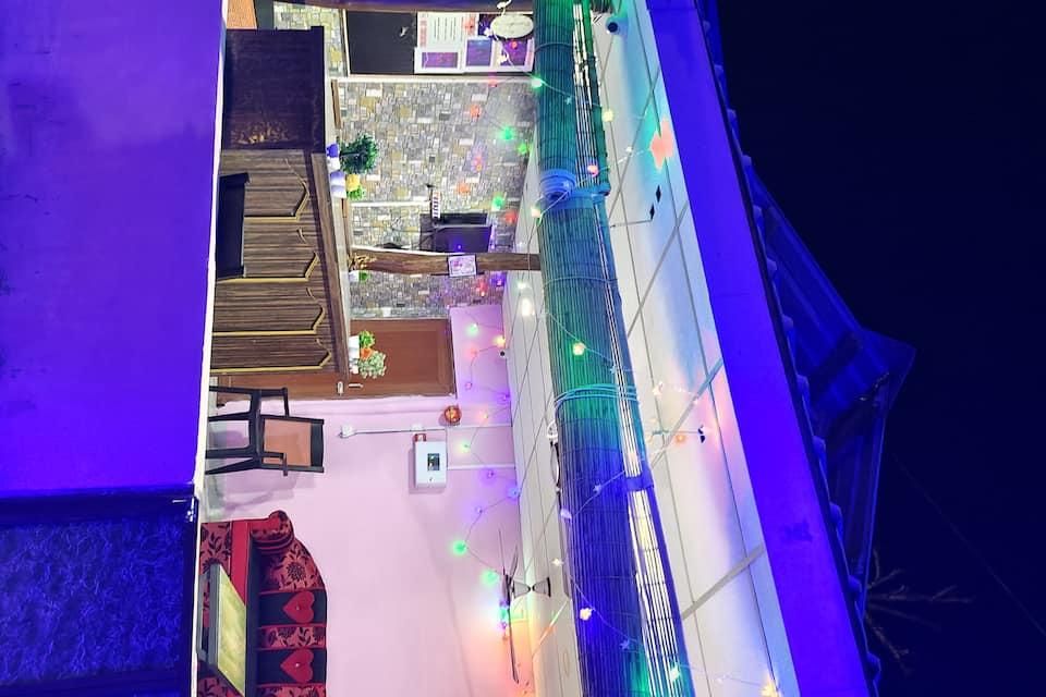 Food & Dining