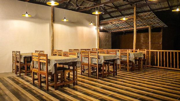 Food & Dining