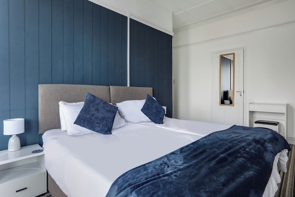 Lord Kitcheners Guest House Standard Double Room, 1 Double Bed 4