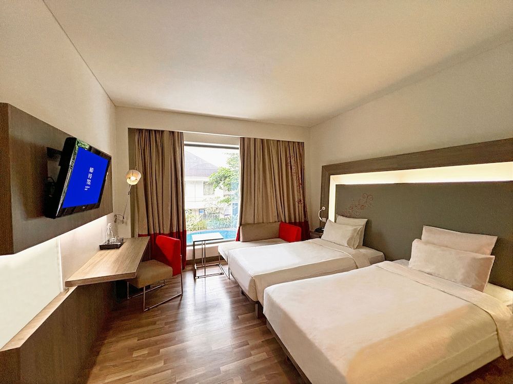 Executive Room, 2 Twin Beds (Pool Side Access)