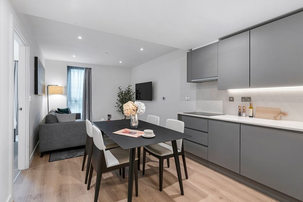 CitySuites 2 Aparthotel One Bedroom Apartment 4