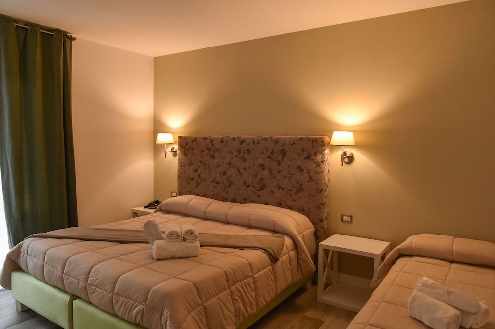 Hotel Pompei Be Green Standard Triple Room, Balcony 6