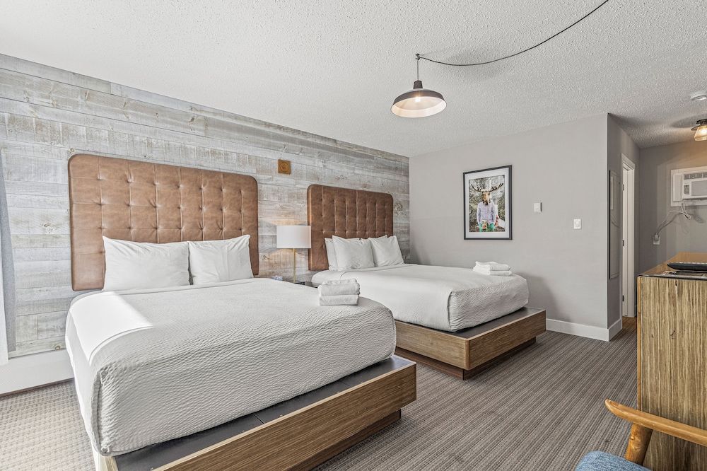 Lamphouse By Basecamp Double Room with Mountain View (Self Check In, No Pets) 2