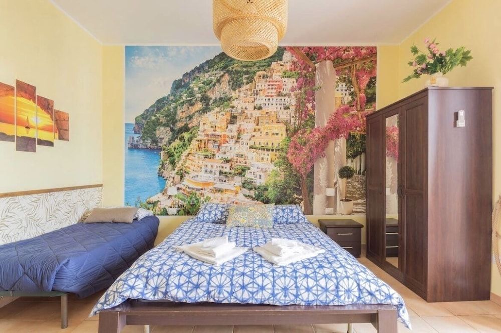 Pompei Window Standard Quadruple Room, Private Bathroom, Mountain View 2