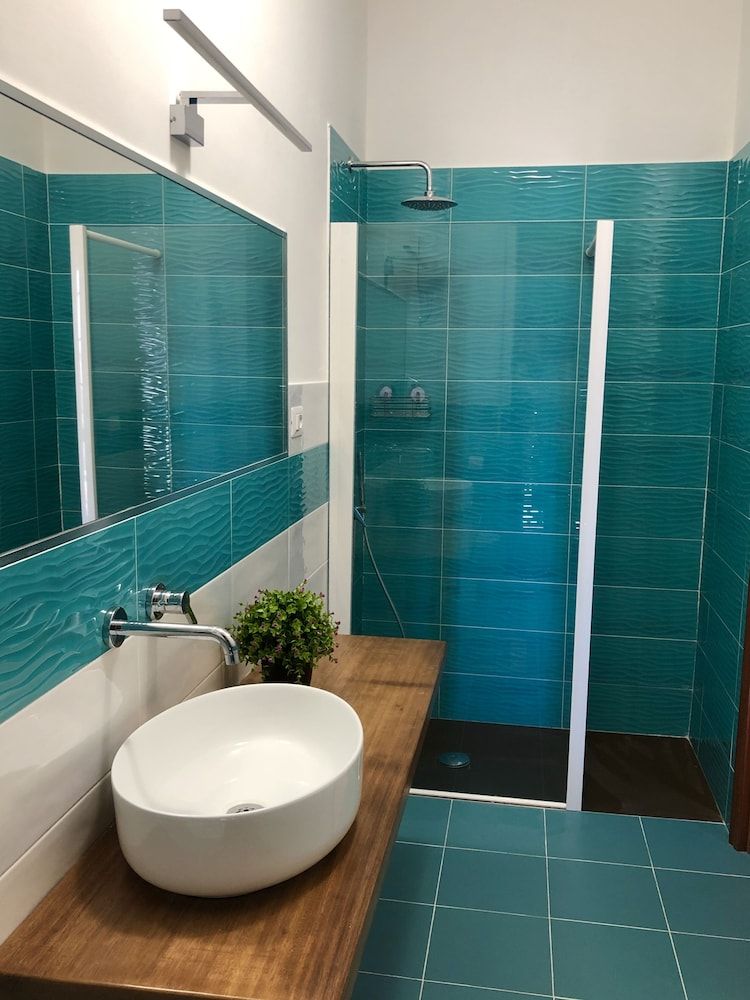 Pompei Window Standard Quadruple Room, Private Bathroom, Mountain View 5