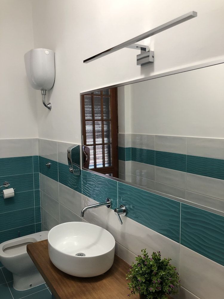 Pompei Window Standard Quadruple Room, Private Bathroom, Mountain View 7