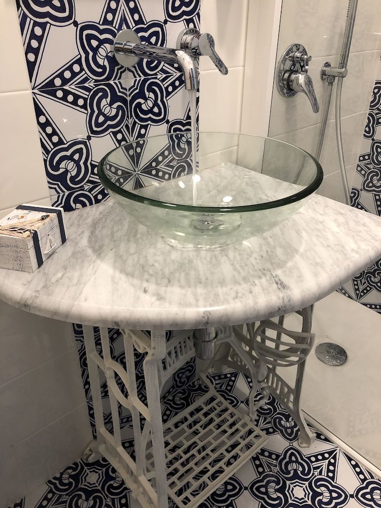 Pompei Window Standard Triple Room 6