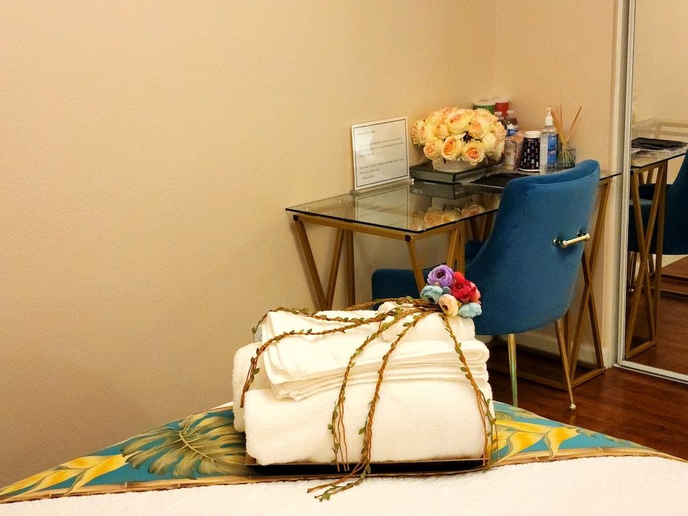 Balloons and Wine Private Queen Room 30