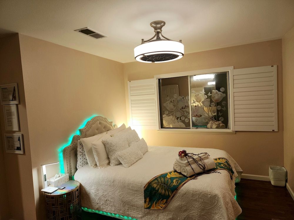 Balloons and Wine Private Queen Room 6