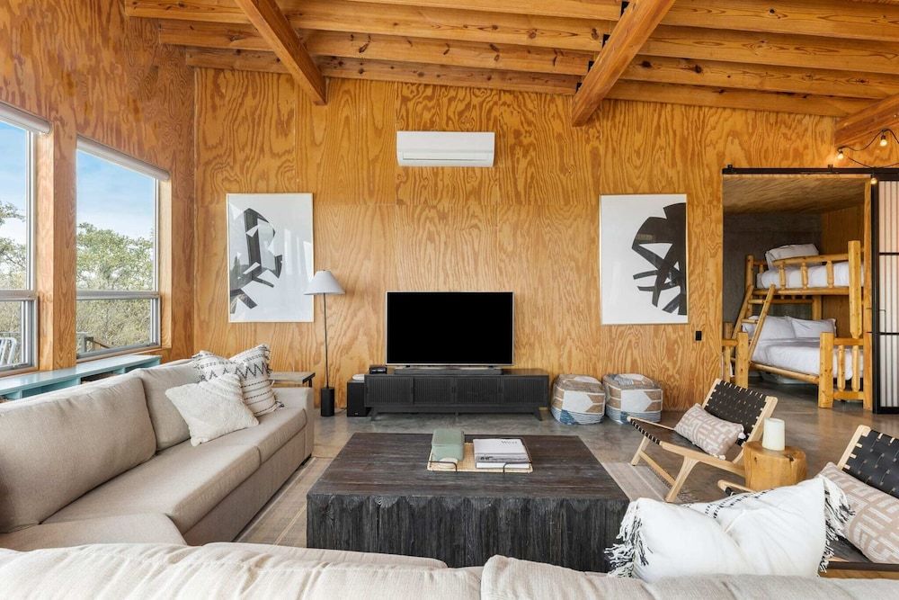 Lazo House - A Riverfront Retreat House 13