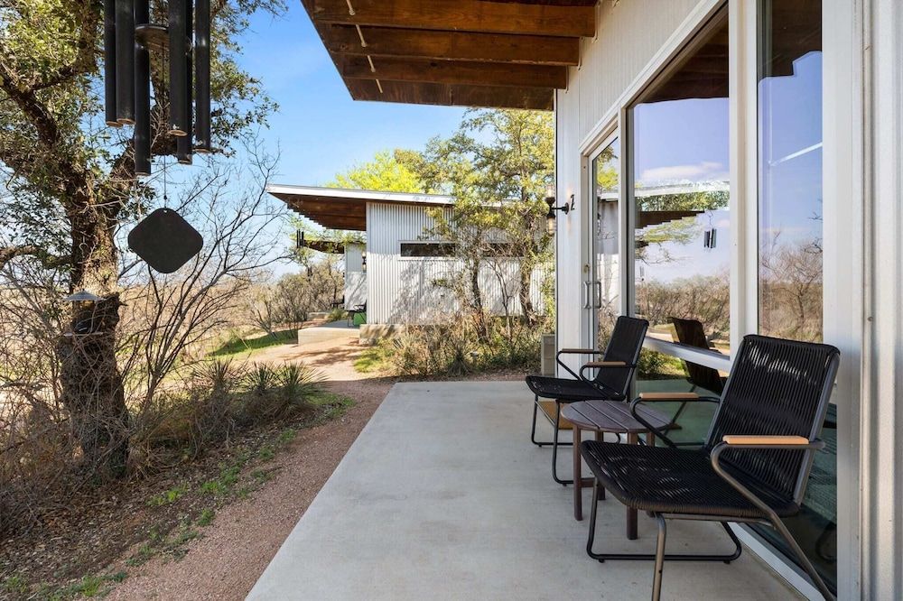 Lazo House - A Riverfront Retreat House 16