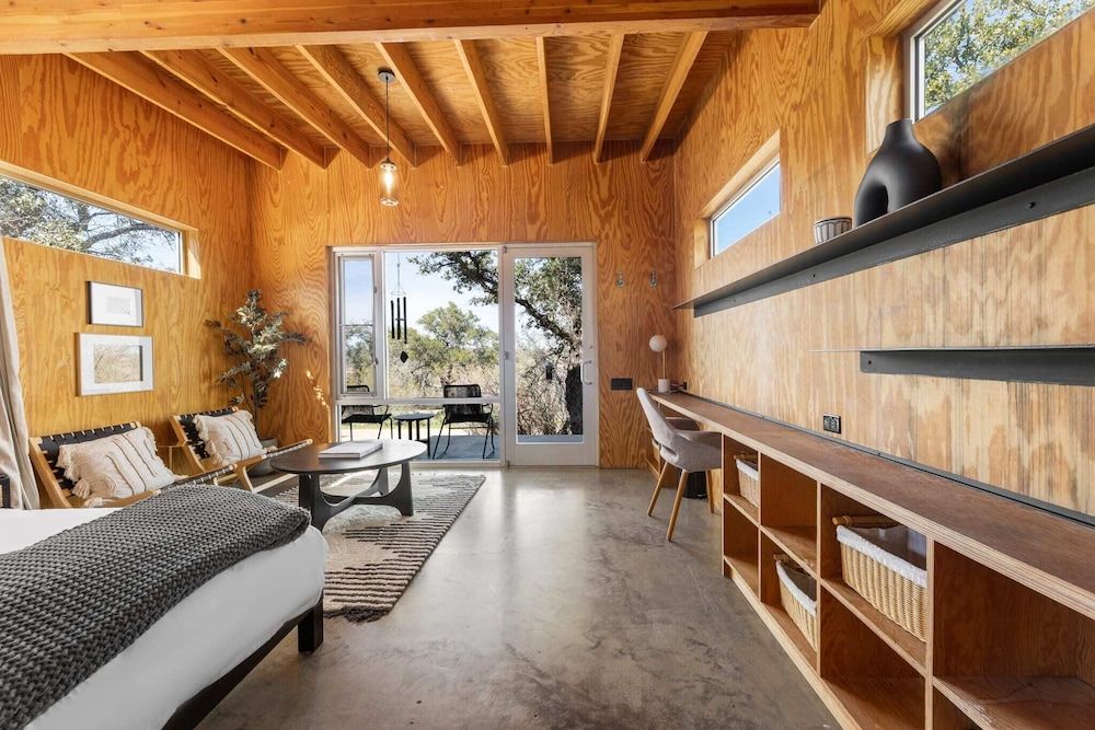 Lazo House - A Riverfront Retreat House 24