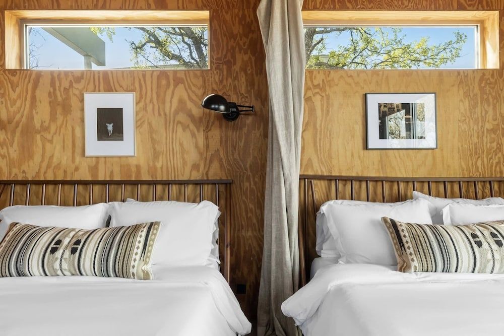 Lazo House - A Riverfront Retreat House 11