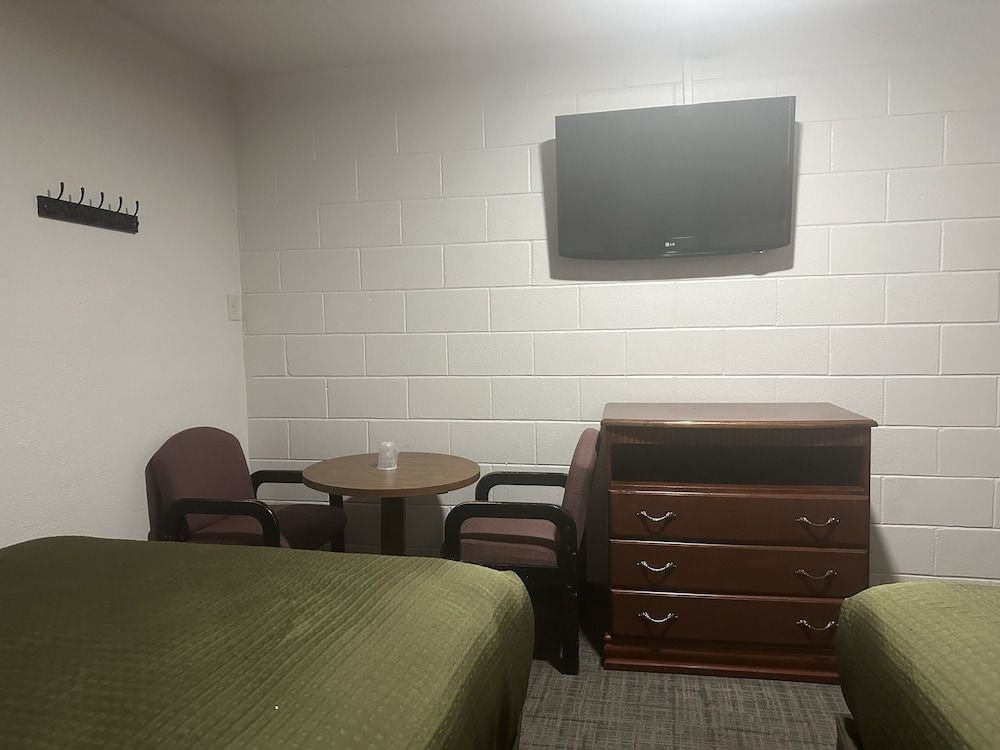 Llano Motel Basic Double or Twin Room, Non Smoking