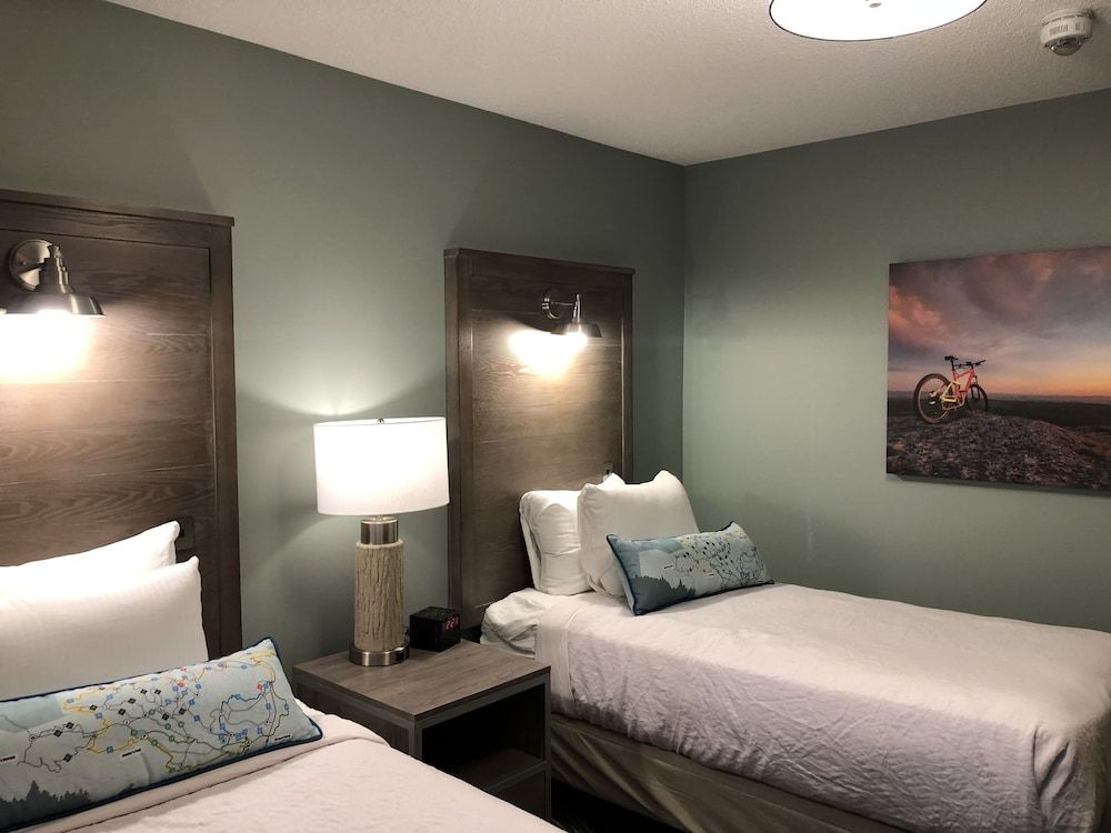 Massanutten Resort Woodstone Meadows Premium 2 Bedroom Condo with Spa Tub.