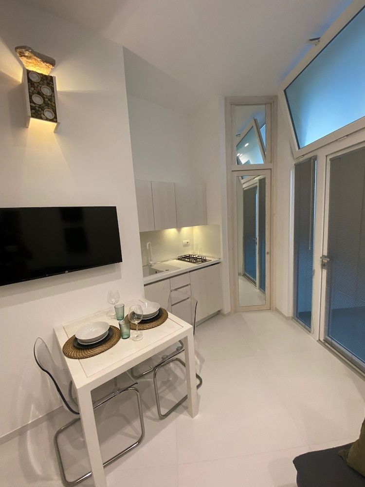 Home3 bed Comfort Townhome, Ground Floor 13