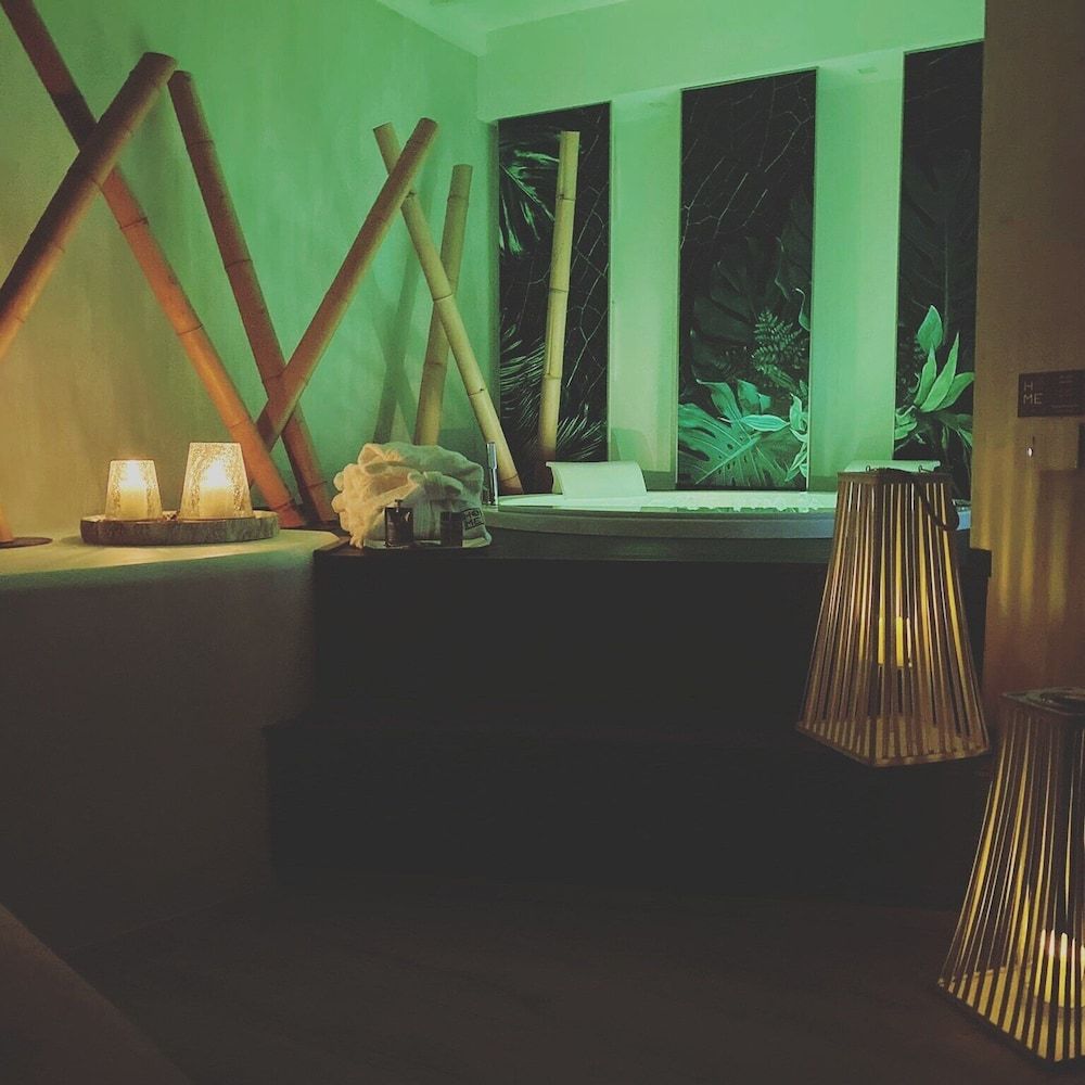 Home3 bed Deluxe Suite 11