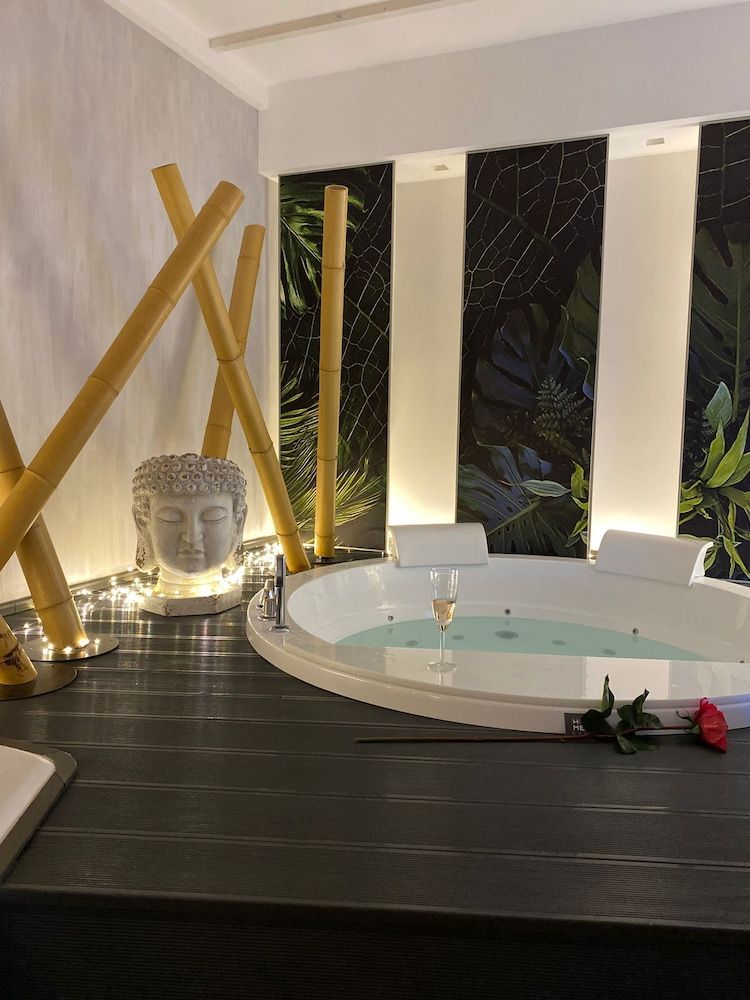 Home3 bed Deluxe Suite 13