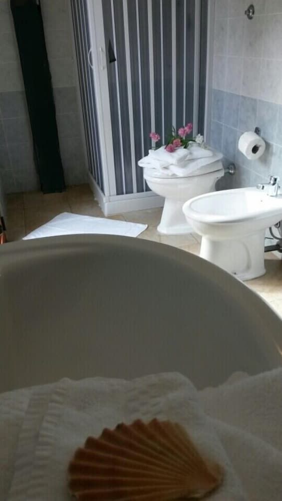 Meravisola Suite, Kitchenette (2) 3