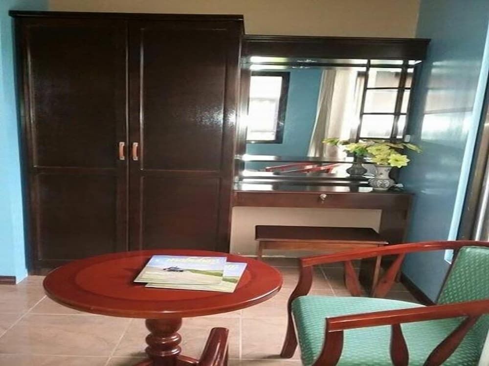 Ucoy Beach Resort Bungalow, Sea View