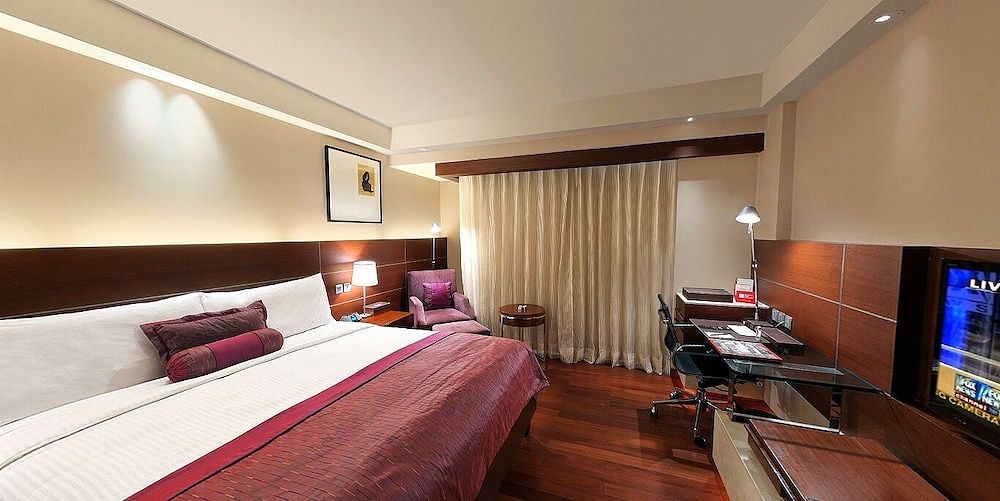 Corner Suite
