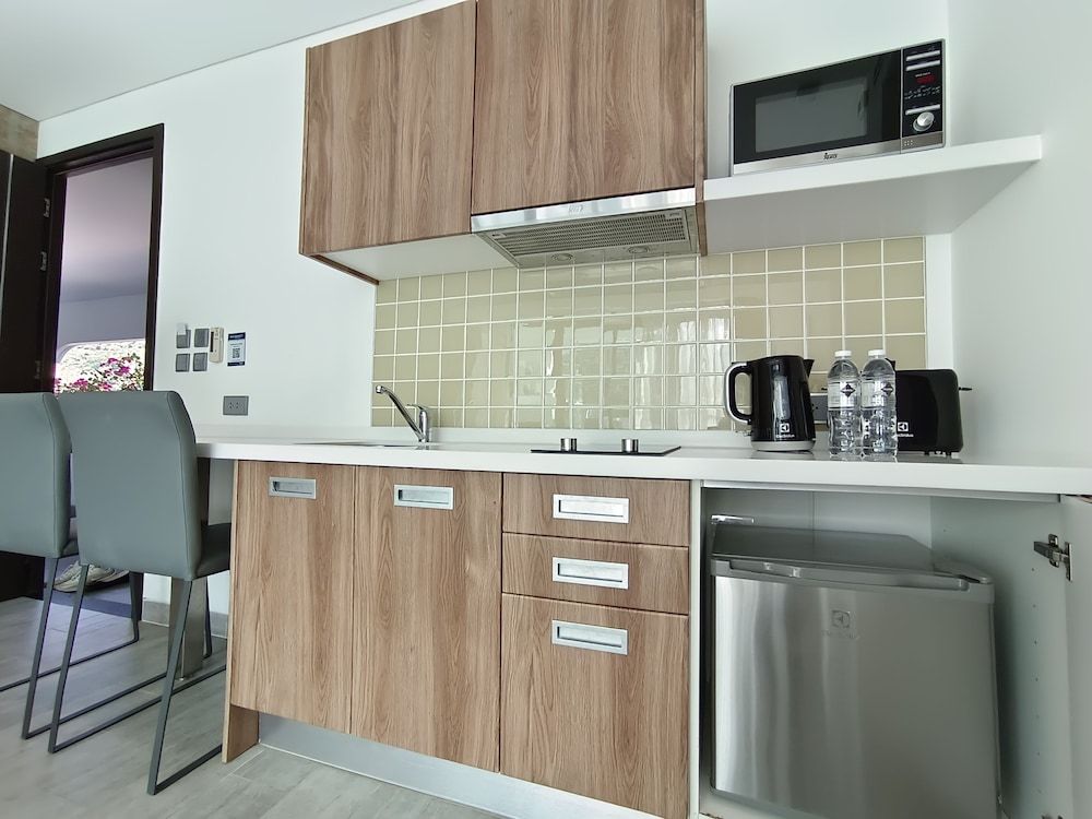 undefined Absolute Twin Sands Resort & Spa 8