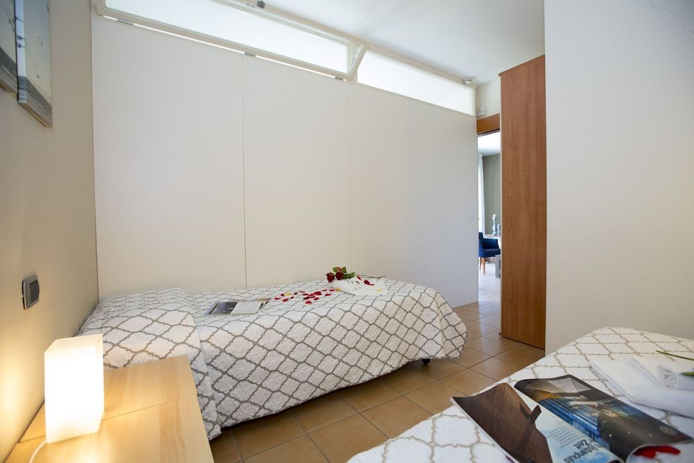 Family Apartment, 2 Bedrooms, Lakeside (Porto Letizia S3)