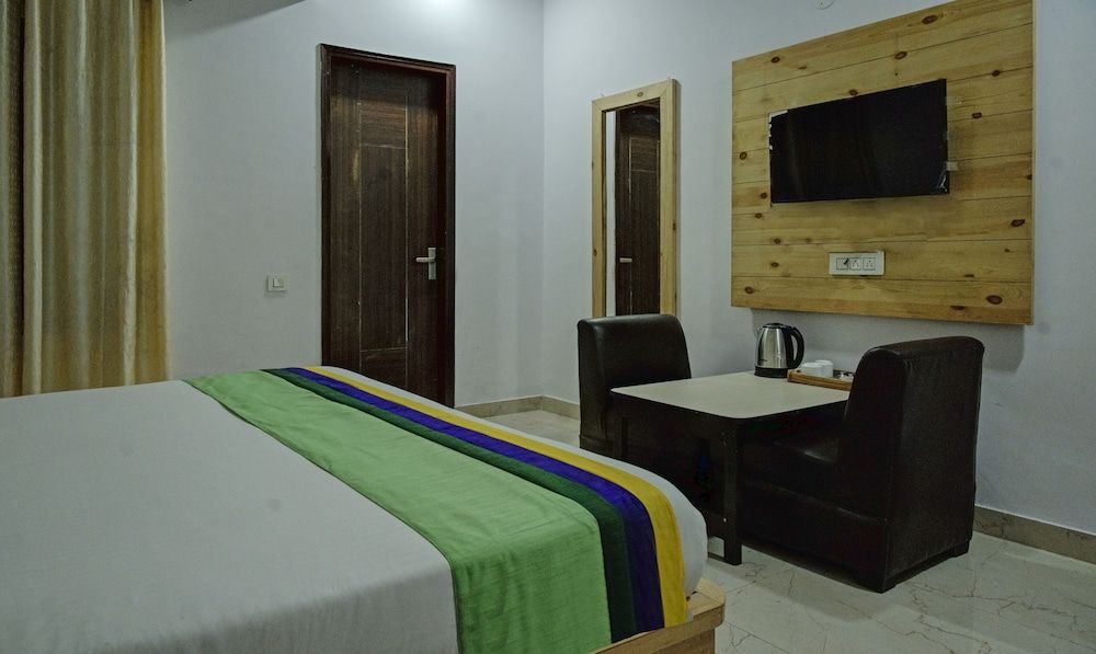 Treebo The King Mohali Double Room 4
