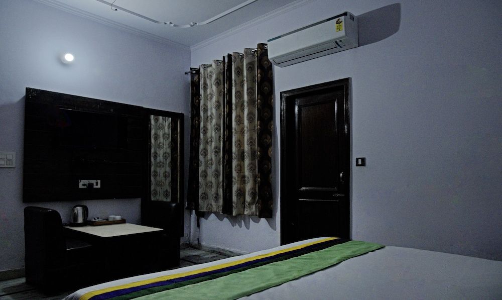 Treebo The King Mohali Economy Double Room 8